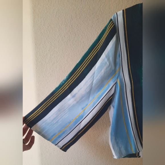 BCBG airy crop top - Picture 5 of 5